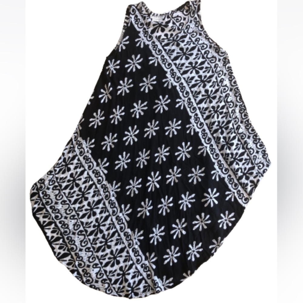 Vintage Black and White Beach Coverup Funky Pattern Maxi Dress Asymmetrical Hem - Picture 4 of 11